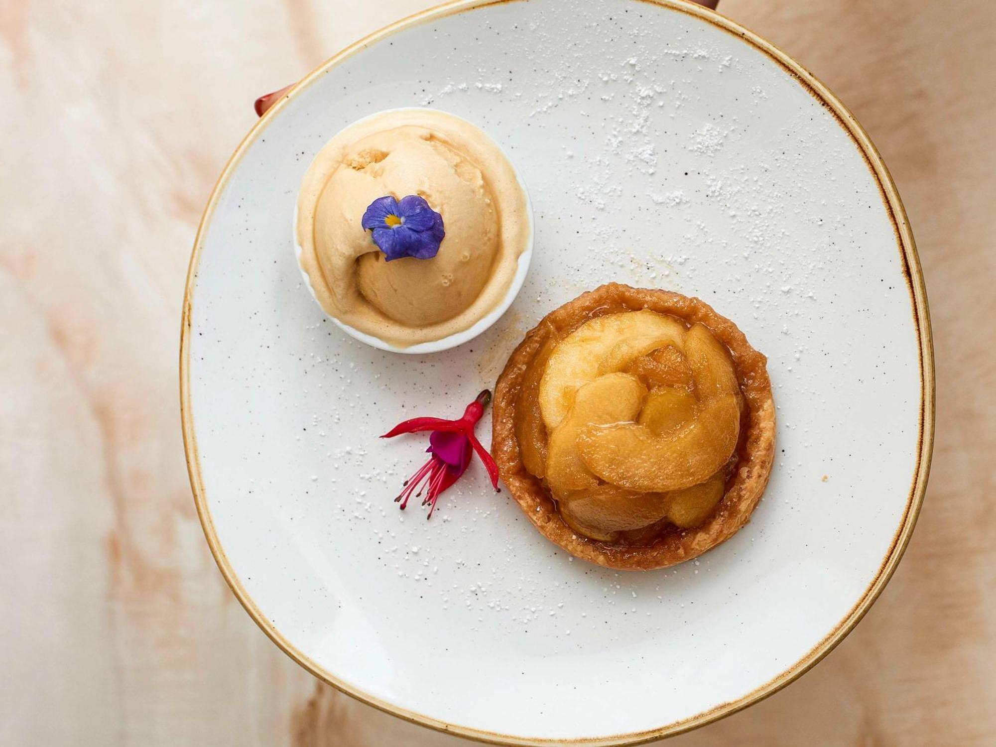 The Sebel Quay West Suites Sydney Zewnętrze zdjęcie A dessert at the restaurant