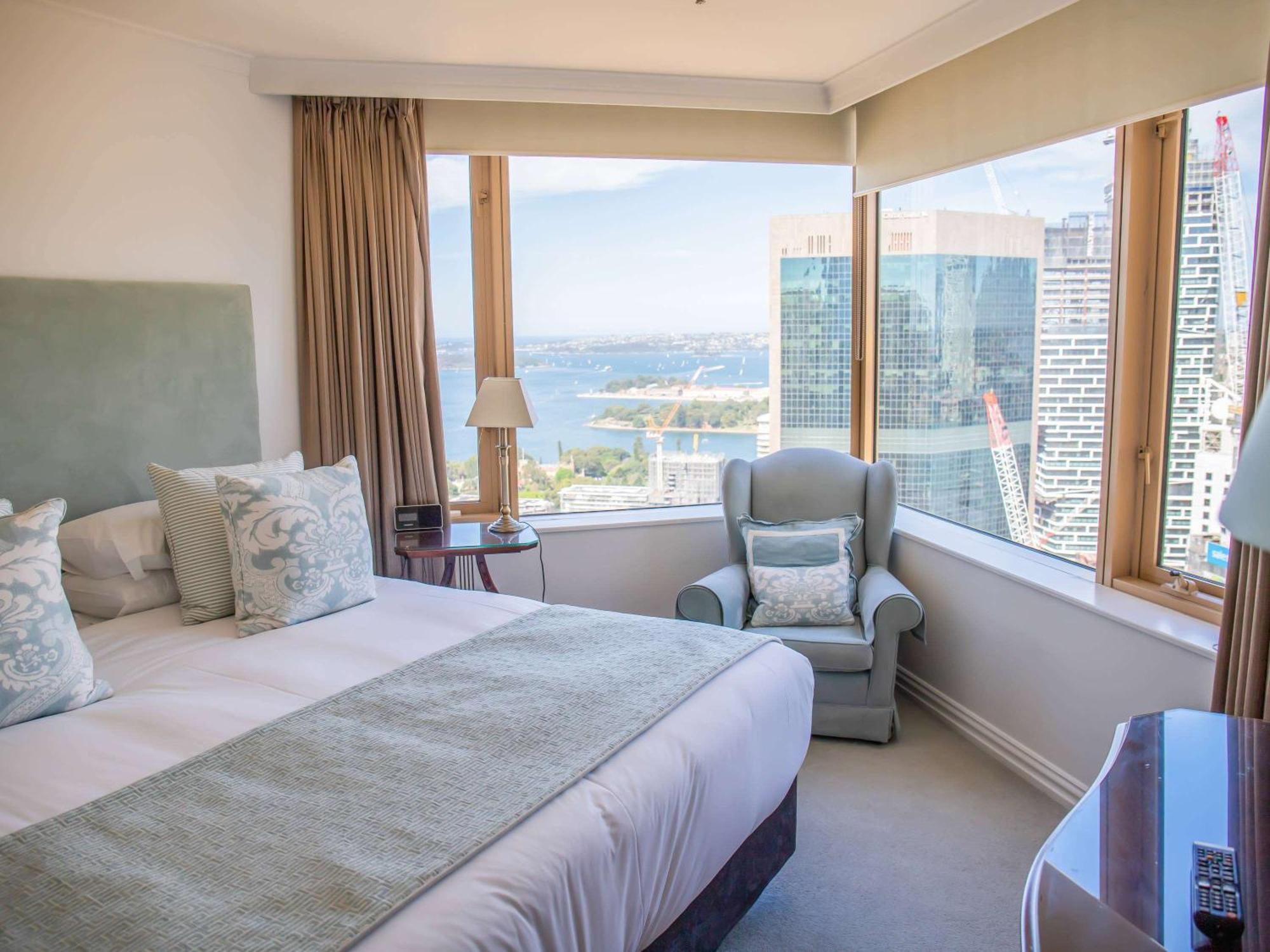 The Sebel Quay West Suites Sydney Zewnętrze zdjęcie A guest room at the Hotel Indigo San Diego